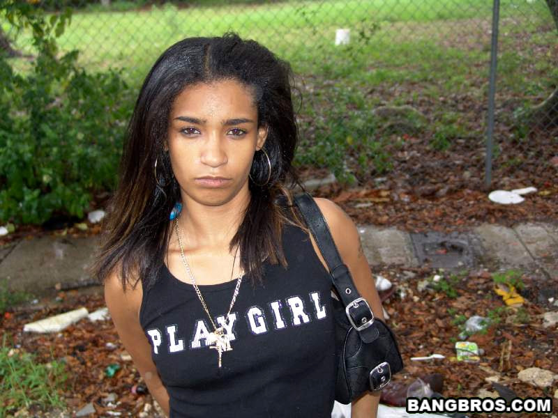 Bangbros 'Where the hood at!' starring Trinity (Photo 5)