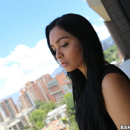 Valery Santos en 'Bangbros' Chica colombiana con gran culo graba su primera película porno (Miniatura 8)