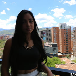 Valery Santos en 'Bangbros' Chica colombiana con gran culo graba su primera película porno (Miniatura 24)