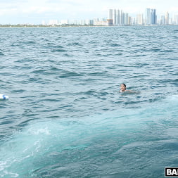 Vanessa Sky en 'Bangbros' Una jovencita cubana es rescatada en el mar (Miniatura 240)