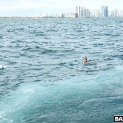 Vanessa Sky en 'Bangbros' Una jovencita cubana es rescatada en el mar (Miniatura 240)