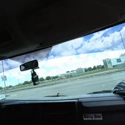 Vanessa Sky en El BangBus es detenido (foto 1) Vanessa Sky en 'Bangbros' El BangBus es detenido (Miniatura 1)