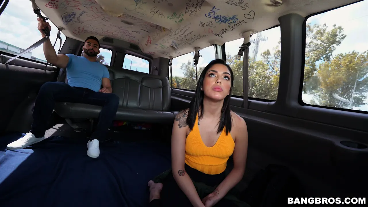 Bangbros 'El BangBus es detenido' protagonizando Vanessa Sky (foto 102)