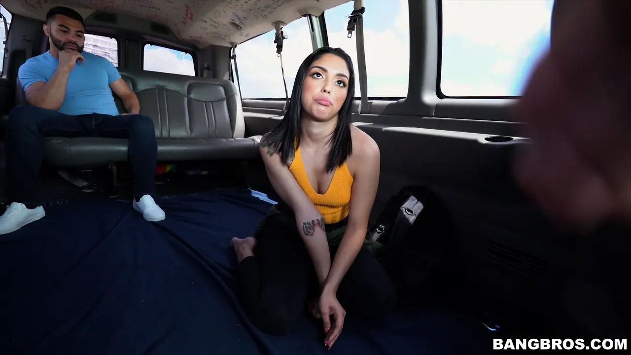 Bangbros 'El BangBus es detenido' protagonizando Vanessa Sky (foto 238)