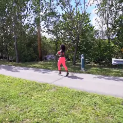 Vickie Starxxx en 'Bangbros' Gigante botín negro viaja en autobús (Miniatura 37)