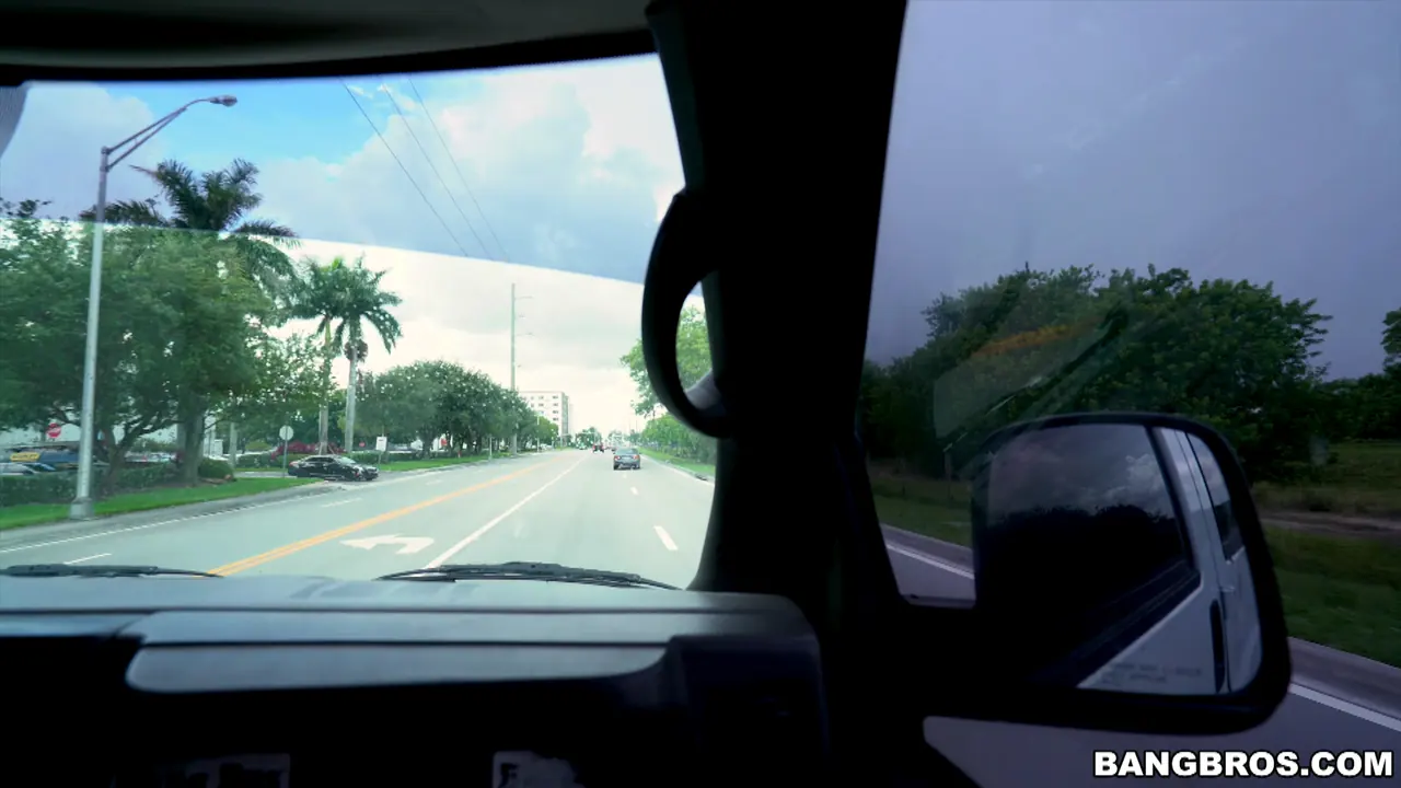 Victoria June en 'Opinión administrativa' from 'Bangbros' (foto 1) Bangbros 'Opinión administrativa' protagonizando Victoria June (foto 1)