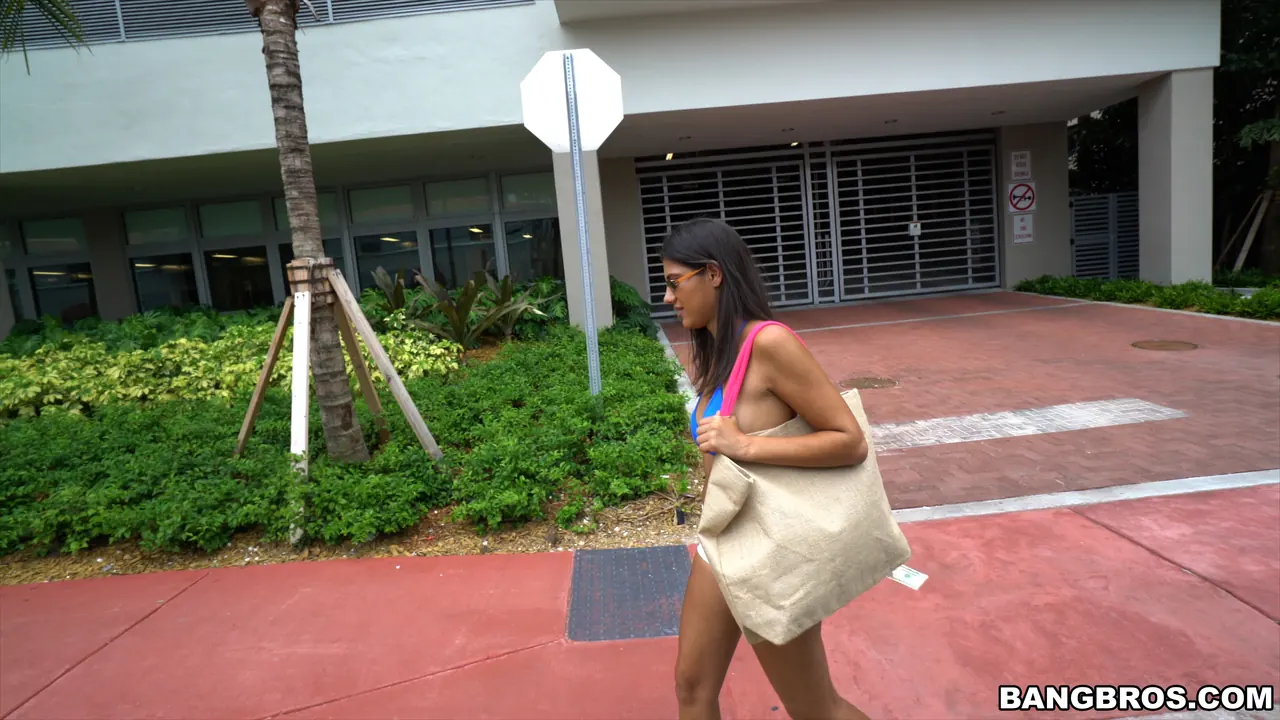 Victoria Valencia in 'Victoria la Cubana' from 'Bangbros' (Photo 81) Bangbros 'Victoria la Cubana' starring Victoria Valencia (Photo 81)