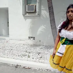 Violet Myers en Pechos de octubre (foto 21) Violet Myers en 'Bangbros' Pechos de octubre (Miniatura 21)