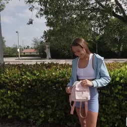 Violet Reign en Linda chica se deja follar en el autobús (foto 1050) Violet Reign en 'Bangbros' Linda chica se deja follar en el autobús (Miniatura 1050)