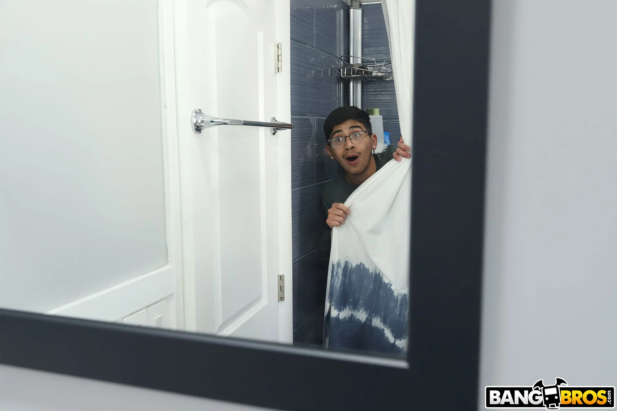 Bangbros 'Stepmom Peeper' starring Vivianne DeSilva (Photo 36)