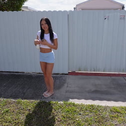 Vivienne Vo en 'Bangbros' Cheats on her Boyfriend with Johnny Love (Miniatura 67)