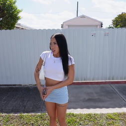 Vivienne Vo en 'Bangbros' Cheats on her Boyfriend with Johnny Love (Miniatura 134)