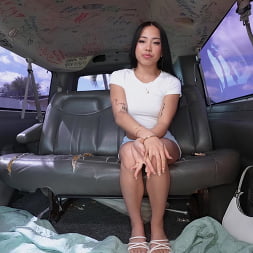 Vivienne Vo en 'Bangbros' Cheats on her Boyfriend with Johnny Love (Miniatura 268)