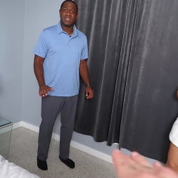 Willow Ryder in Happy Middle Aged Dad Fucks Pornstar Plumber (Photo 477) Willow Ryder in 'Bangbros' Happy Middle Aged Dad Fucks Pornstar Plumber (Thumbnail 477)