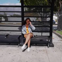 Willow Ryder en Cabra de garganta (foto 67) Willow Ryder en 'Bangbros' Cabra de garganta (Miniatura 67)