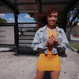 Willow Ryder en Cabra de garganta (foto 670) Willow Ryder en 'Bangbros' Cabra de garganta (Miniatura 670)