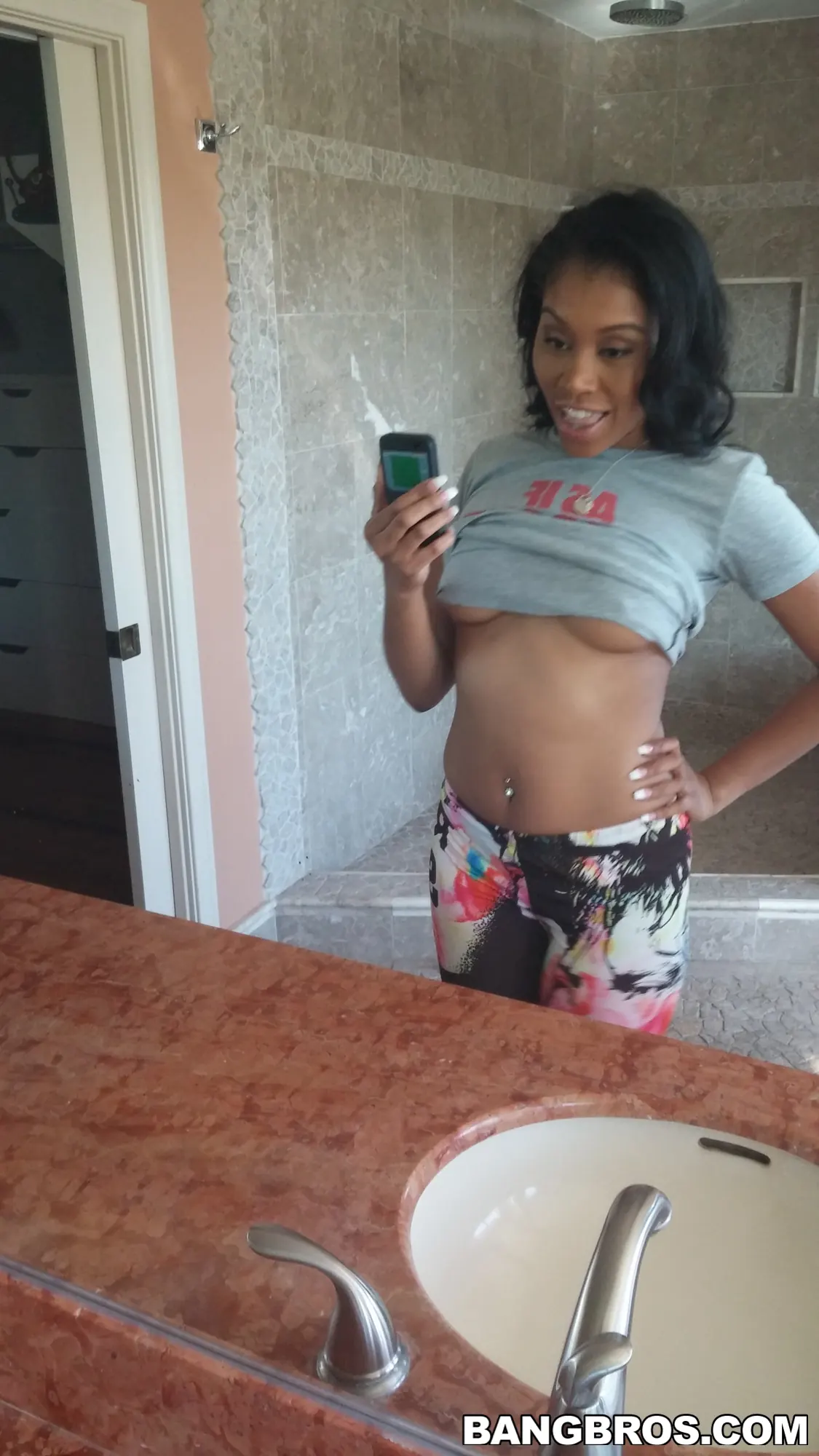 Bangbros 'Thick Ebony swallows all of that cum' starring Yasmine De Leon (Photo 6)