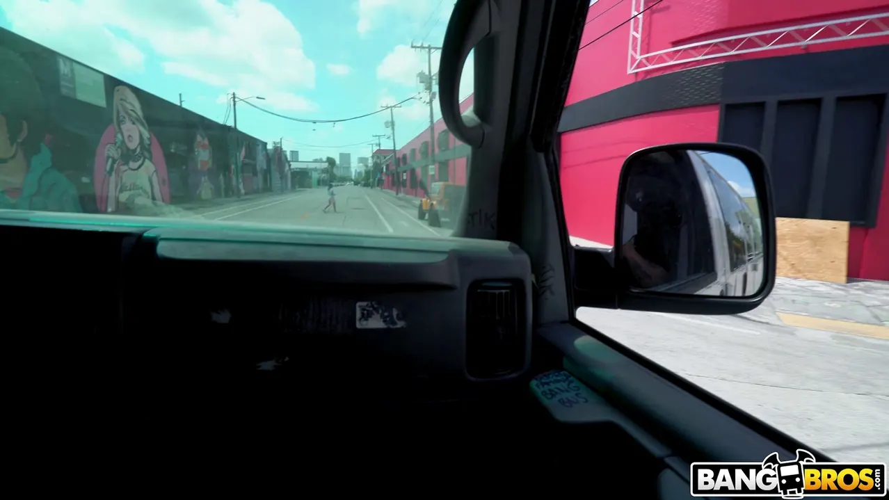 Bangbros 'Adolescente rebelde folla por dinero' protagonizando Yumi Sin (foto 1)