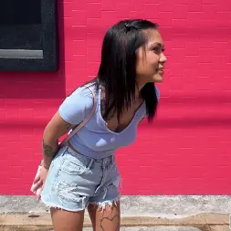 Yumi Sin en Adolescente rebelde folla por dinero (foto 675) Yumi Sin en 'Bangbros' Adolescente rebelde folla por dinero (Miniatura 675)