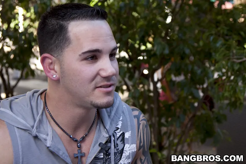 Bangbros 'Yurizan and the Refugee' starring Yurizan Beltran (Photo 8)