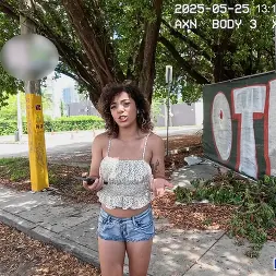 Zerella Skies en 'Bangbros' Coño confundido (Miniatura 46)